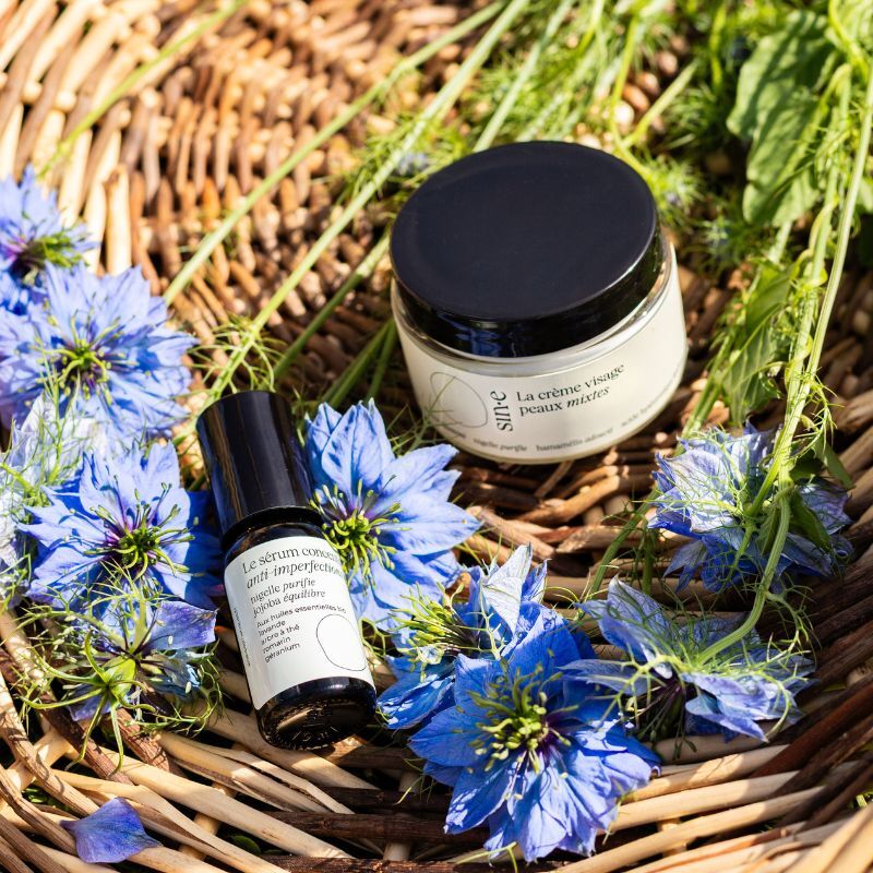 Sérum et crème visage fleuris