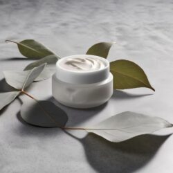 Crème hydratante naturelle avec feuilles